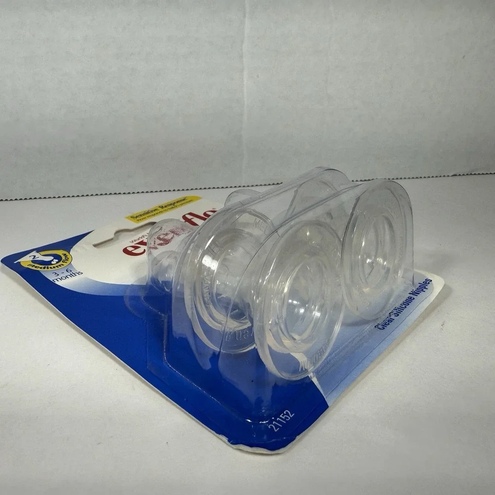 Vtg Evenflo Classic Sensitive Medium Flow #2‎ Orthodontic Bottle Nipples NOS NEW